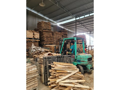 hình ảnh hoạt động của công nhân