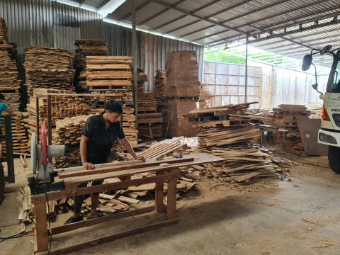 không gian xưởng pallet