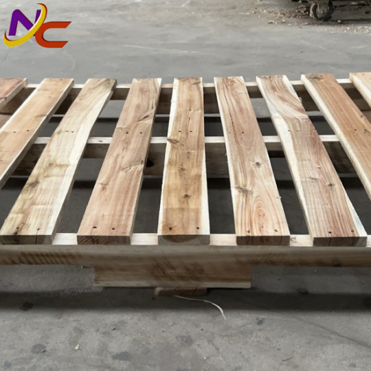 Pallet gỗ tân uyên