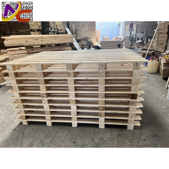 Pallet gỗ nâng 2 hướng giá rẻ tân uyên